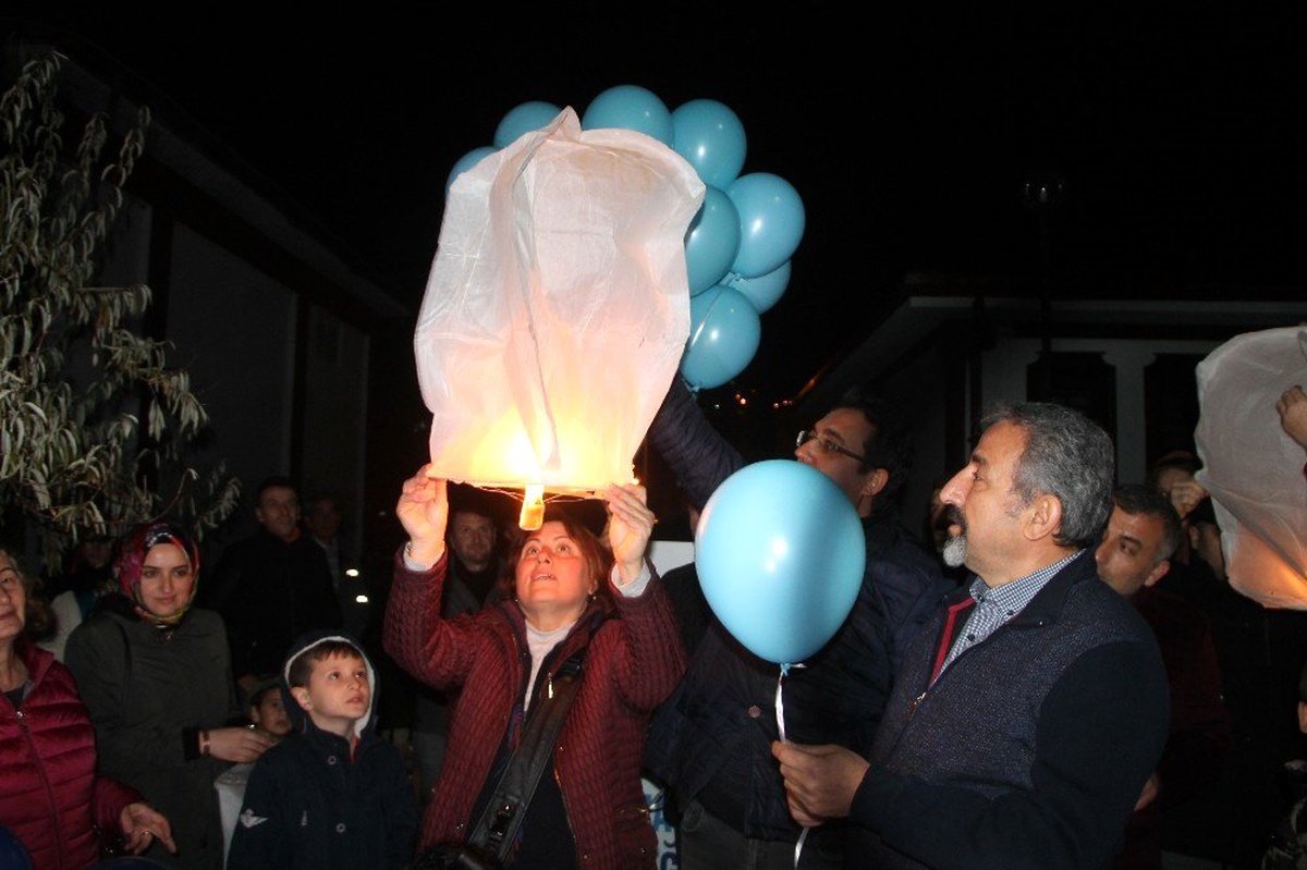 Engelsiz bir gelecek için balonlar gökyüzüne bırakıldı