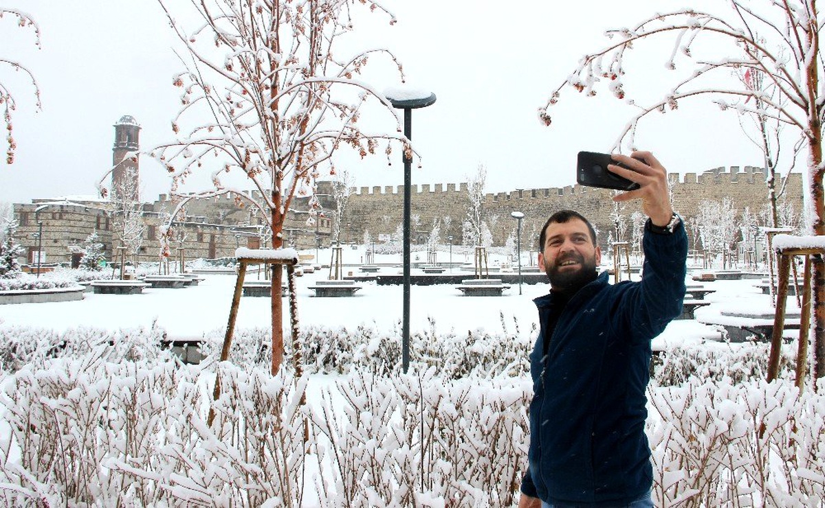 Erzurum\'da seyrine doyumsuz kar manzaraları