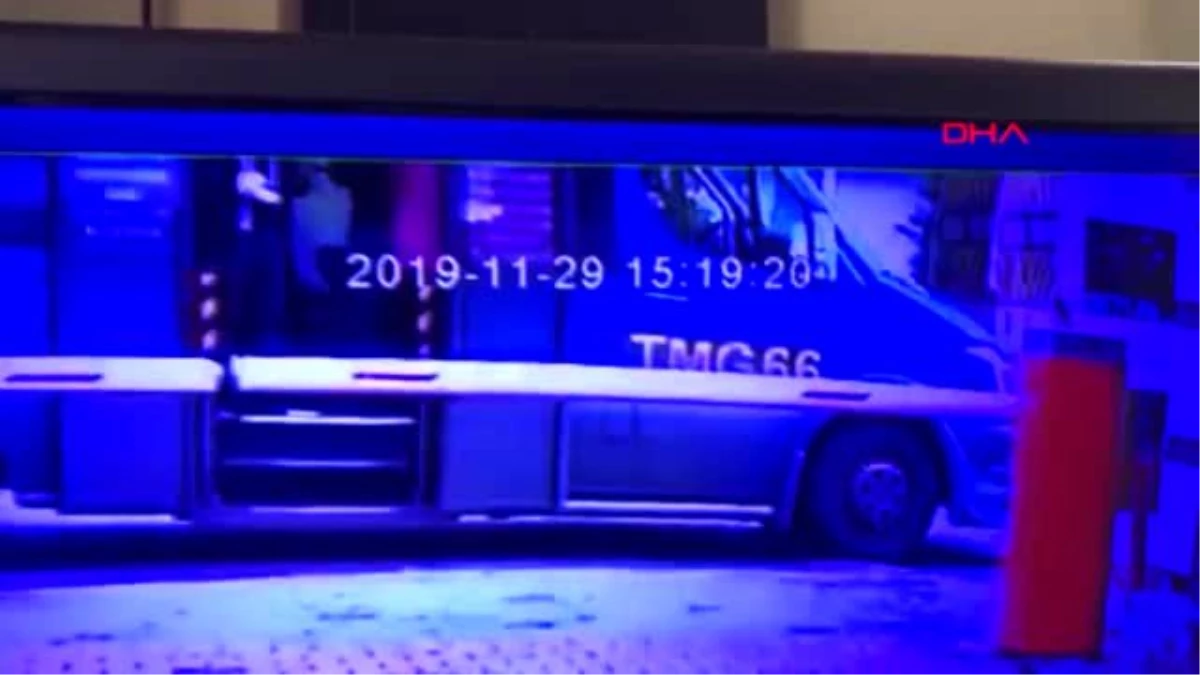 Esenyurt\'ta 2 kadına saldıran minibüs sürücüsü serbest bırakıldı