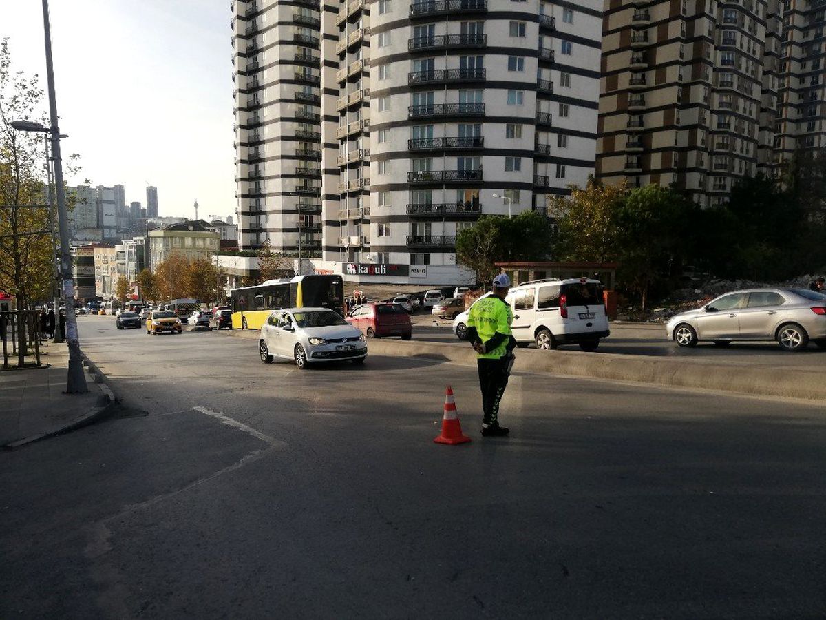 Esenyurt\'ta minibüs sürücülerine şok uygulama