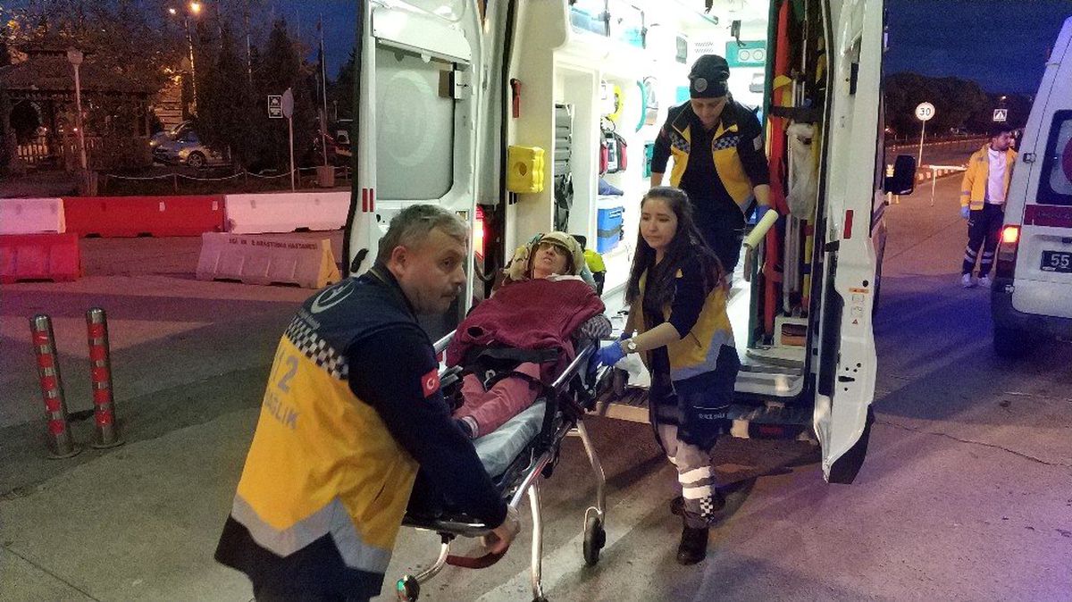 Önce eşini darp etti, sonra üzerine kaynar su döküp yaktı