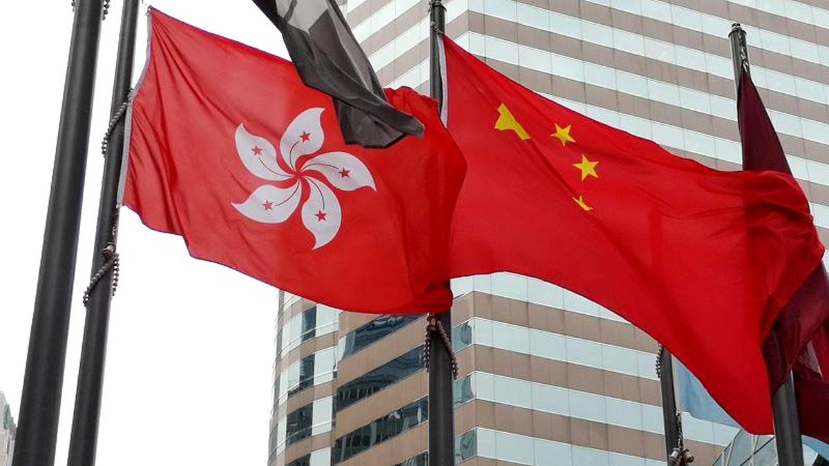Hong Kong 15 sene sonra bütçe açığı verdi, yatırımcılar Tayvan\'a kaçıyor