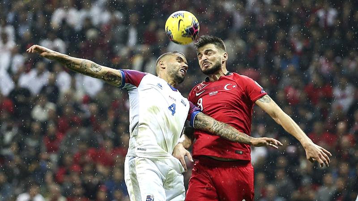 İzlanda ile berabere kalan Türkiye EURO 2020 vizesini aldı