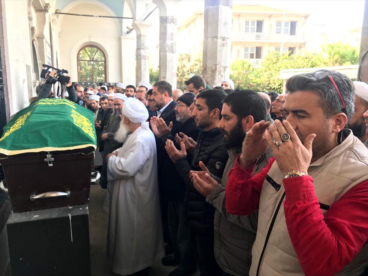 İzmir\'de bir kişi ev sahibini öldürdü