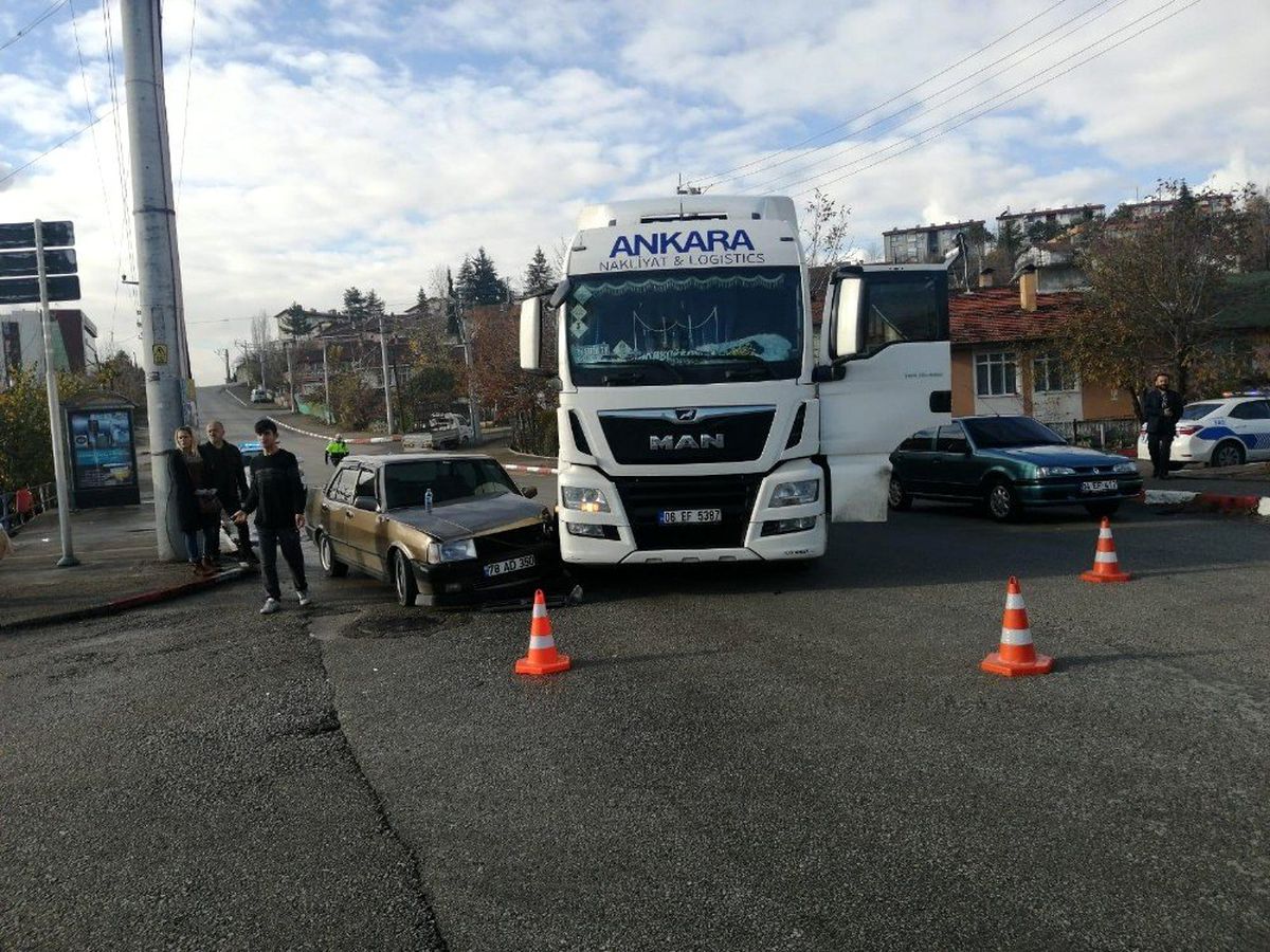 Karabük\'te trafik kazası: 2 yaralı