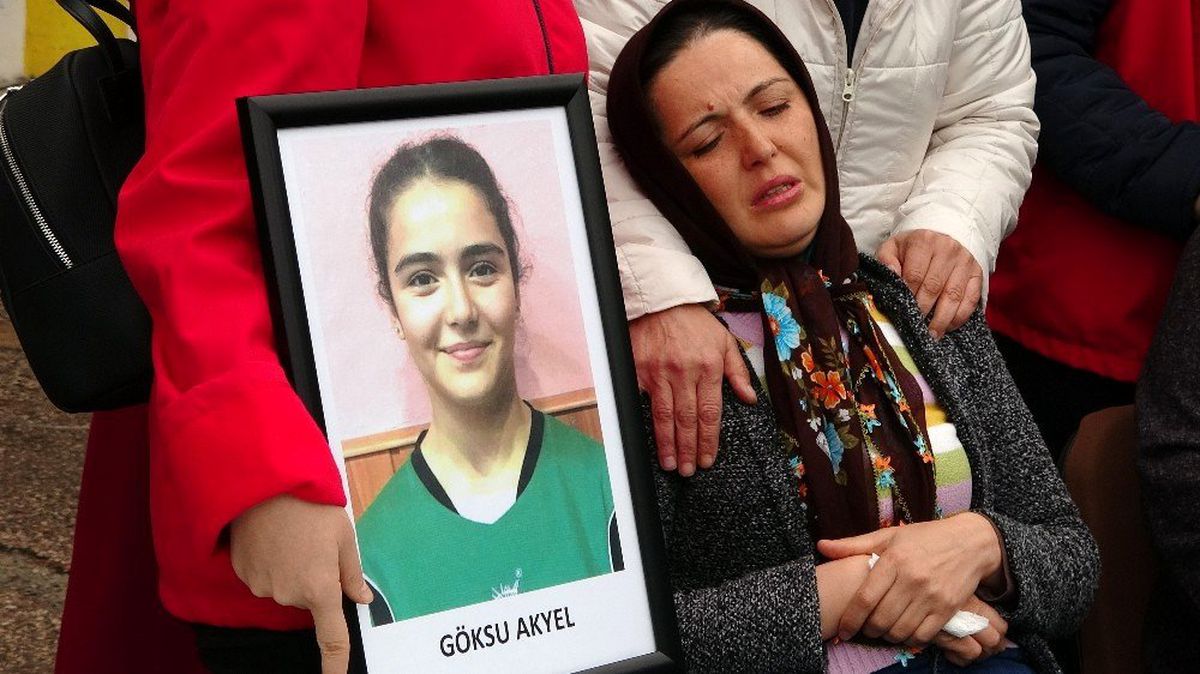 Kazada ölen genç sporcular, son yolculuğuna uğurlandı