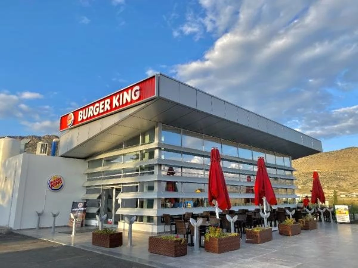 KKTC\'de Burger King, Rum ambargosunu deldi