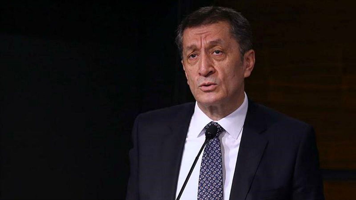 Mlli Eğitim Bakanı Selçuk\'tan öğretmen açıklaması: 2035\'e kadar plan yapıldı