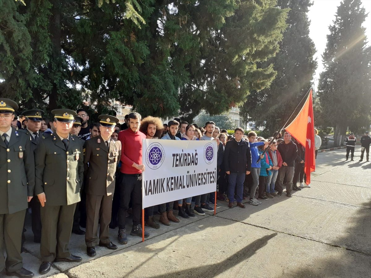 Namık Kemal, Gelibolu\'daki kabri başında anıldı