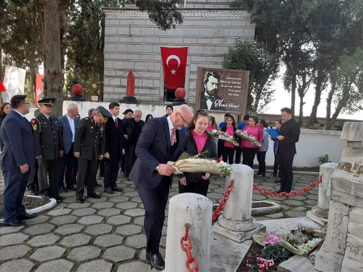 Namık Kemal mezarı başında anıldı