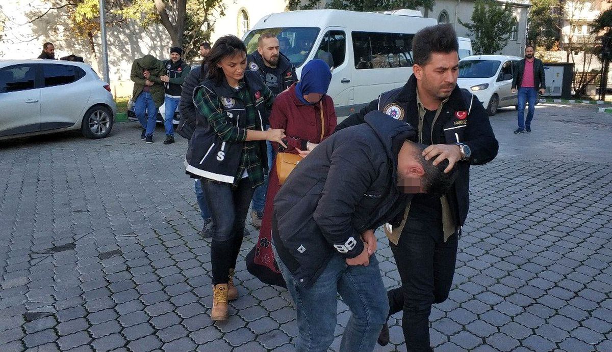 Otele düzenlenen uyuşturucu operasyonunda şüpheliler adliyeye sevk edildi