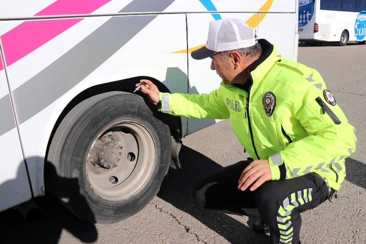 Otogarda kış lastiği denetimi yapıldı