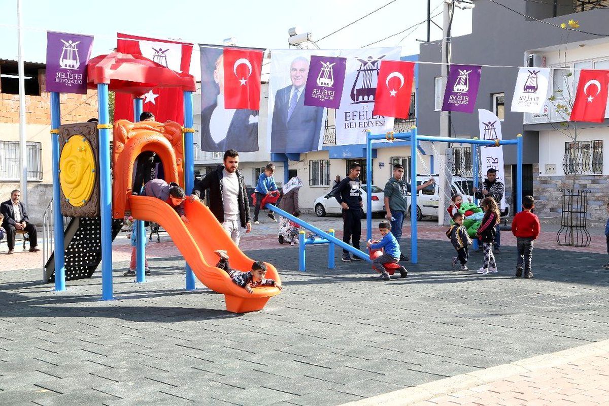 Ovaeymirli çocukların park keyfi