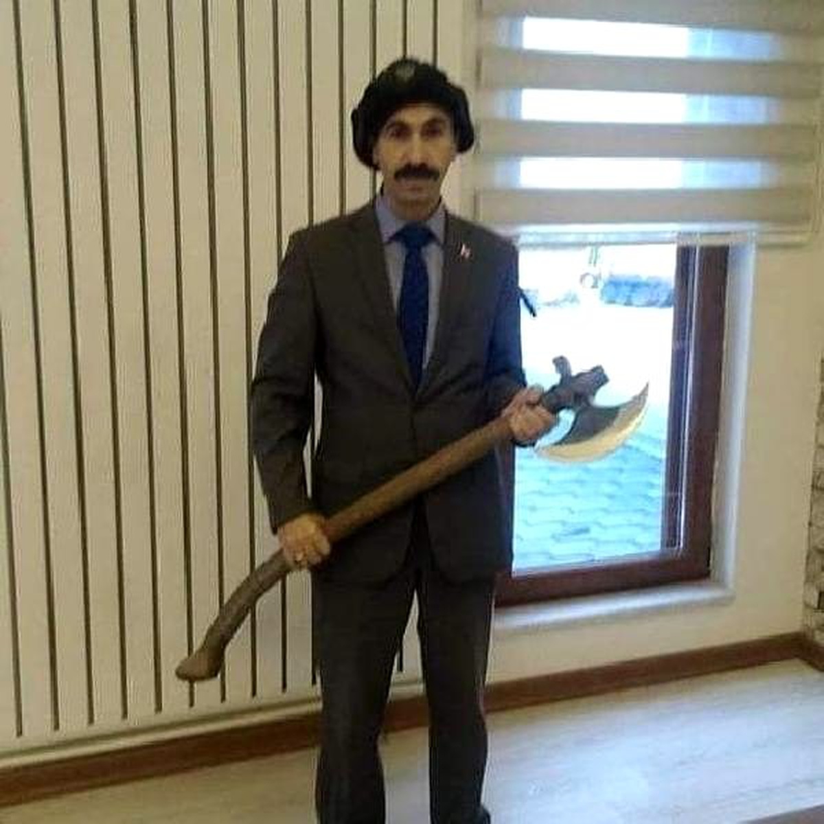 Siyasilere hakaret içeren paylaşımlar yapan müdüre soruşturma