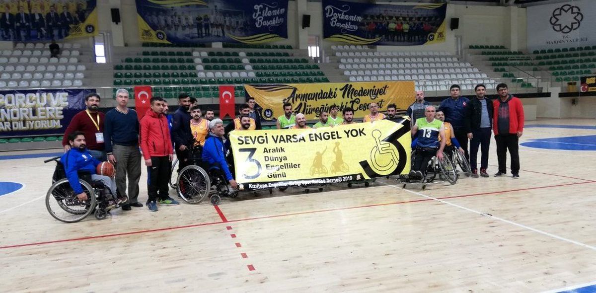 Sümbül, grup liderini mağlup etti