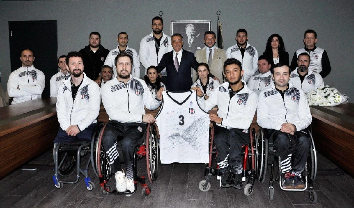 Tekerlekli Sandalye Basketbol Takımı\'ndan Ahmet Nur Çebi\'ye ziyaret