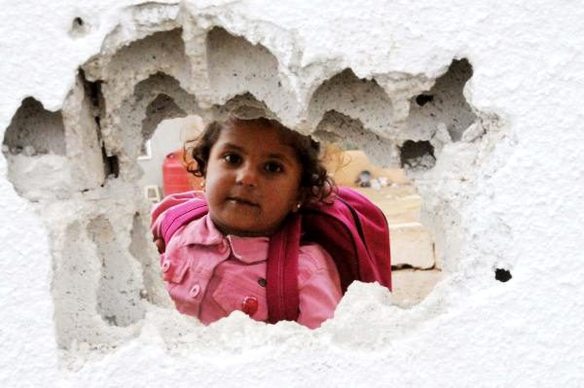 Tel Abyad\'da teröristlerin tahrip ettiği okul onarılarak eğitime açıldı