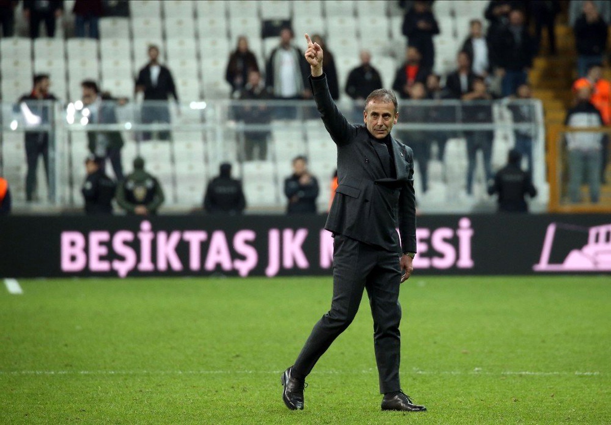 Tribünler Avcı\'yı soyunma odasından döndürdü