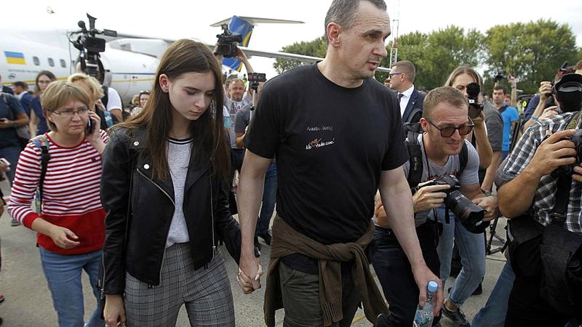 Ukraynalı yönetmen Oleg Sentsov, 2018\'de kazandığı AP Sakharov Ödülünü teslim aldı
