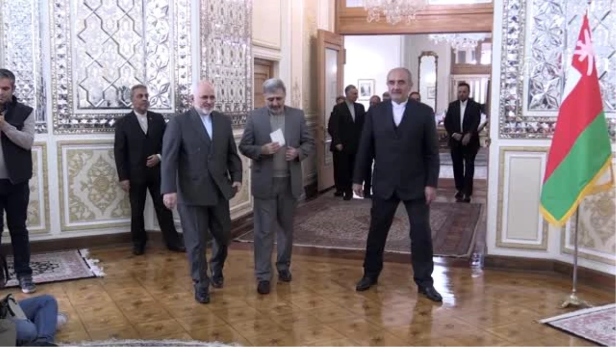 Umman Dışişleri Bakanı Bin Alevi Tahran\'da Zarif ile görüştü