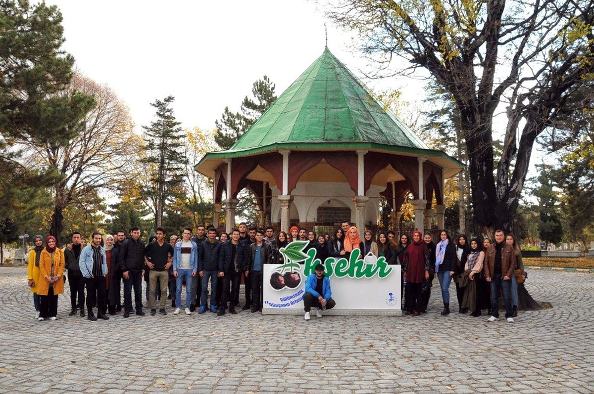 Üniversiteli öğrenciler Akşehir\'i gezdi