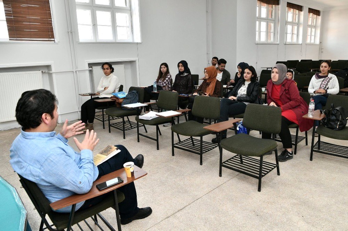 Usta kalemler genç yeteneklerle bir araya geliyor