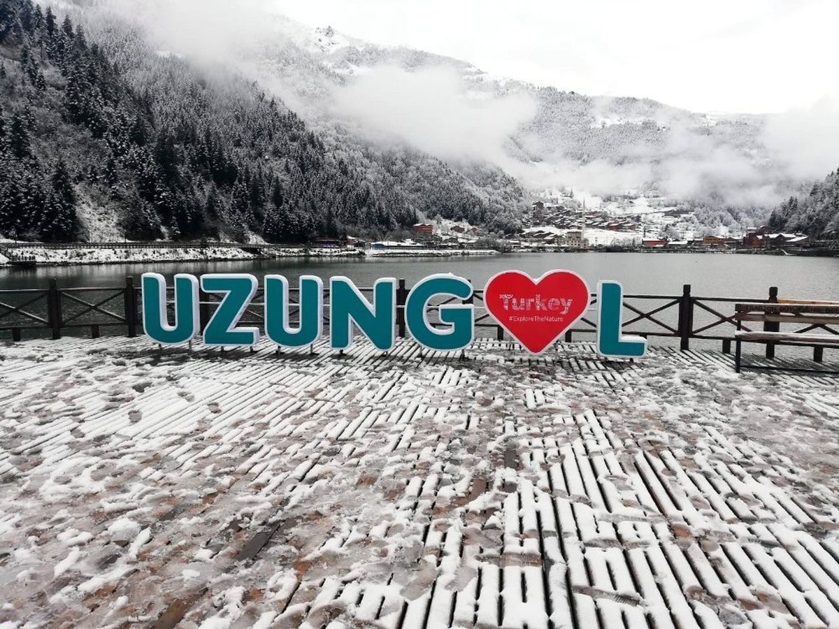 Uzungöl beyaza büründü