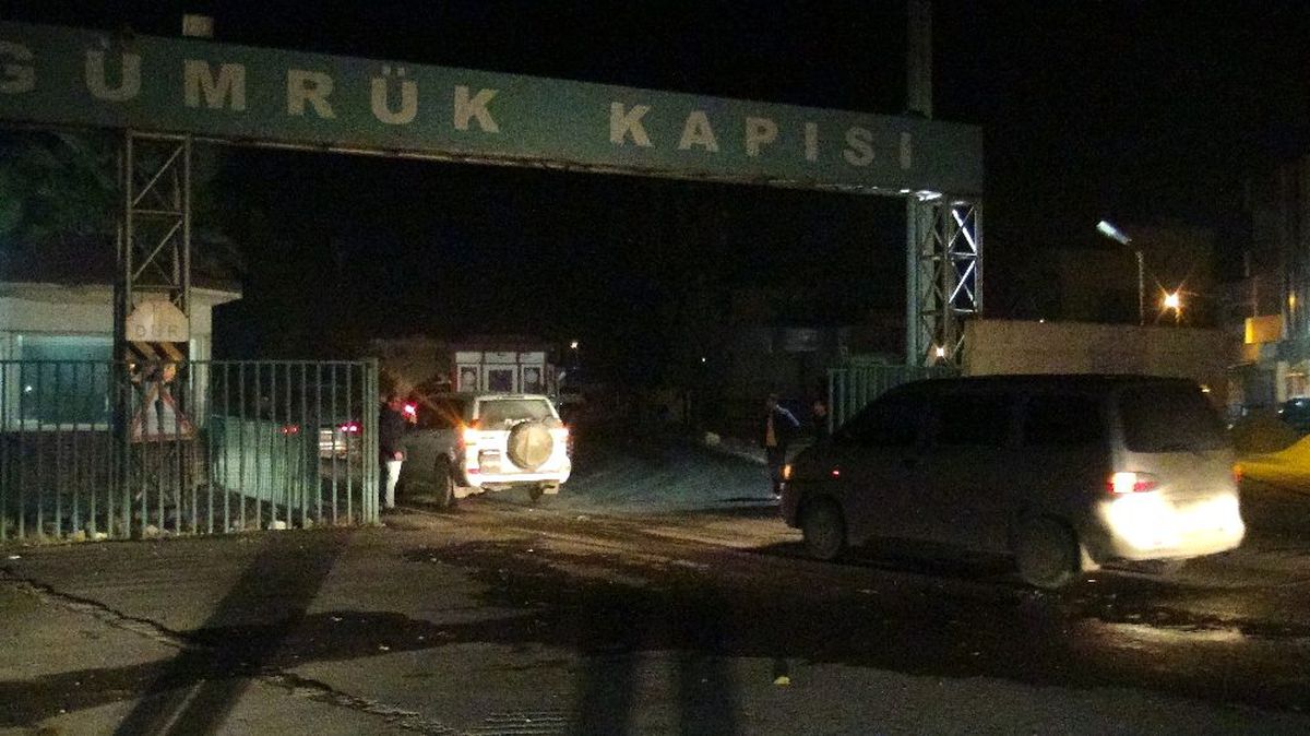 Yüzlerce Suriyeli Telabyad\'a dönüş yaptı