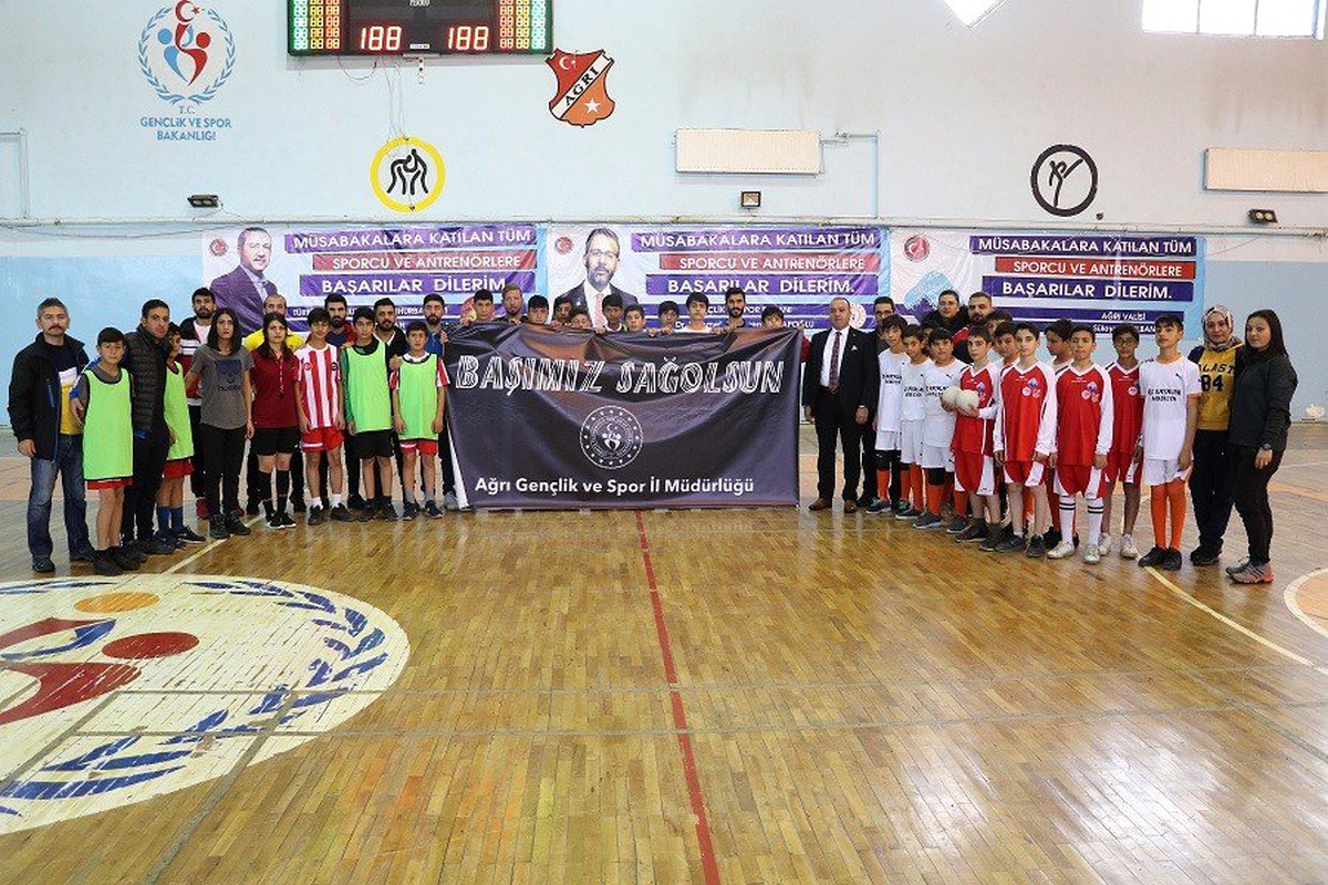Ağrı\'lı Sporcular Ordu\'lu Hentbolcuları unutmadı