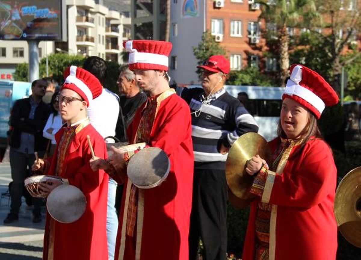 Alanya\'da Engelsiz Mehteran Takımı\'ndan konser