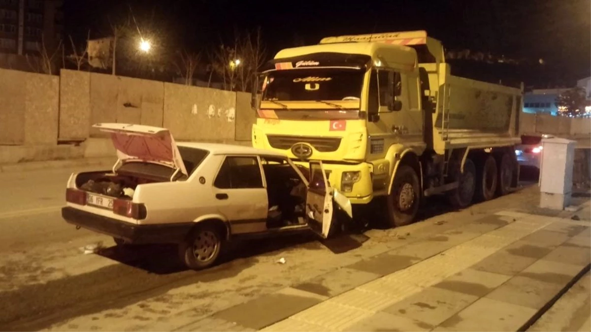 Ankara\'da trafik kazası: 1\'i ağır, 2 yaralı