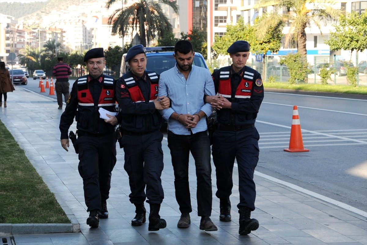 Antalya\'da havaya ateş eden şüpheli tutuklandı