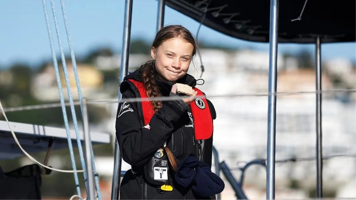 Atlantik\'i yelkenliyle aşan Greta Thunberg Lizbon\'a ulaştı