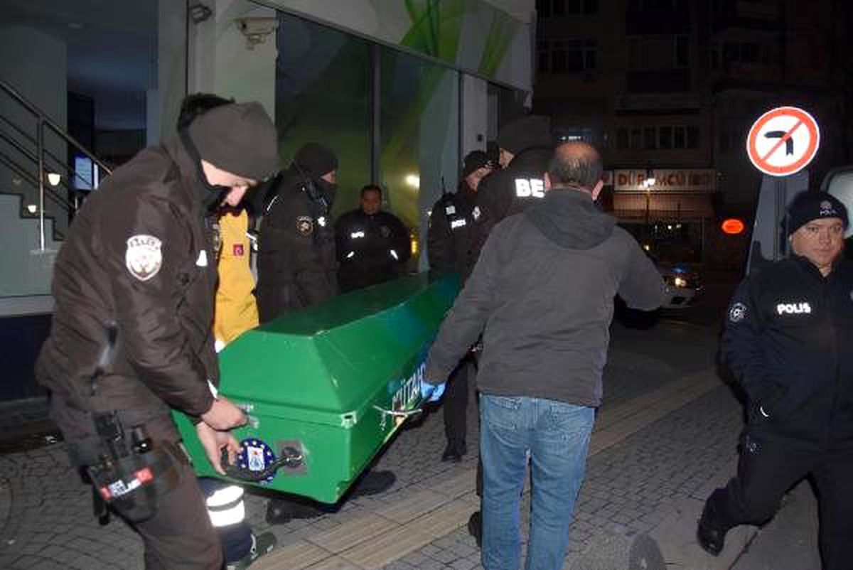 ATM önünde kalp krizinden öldü
