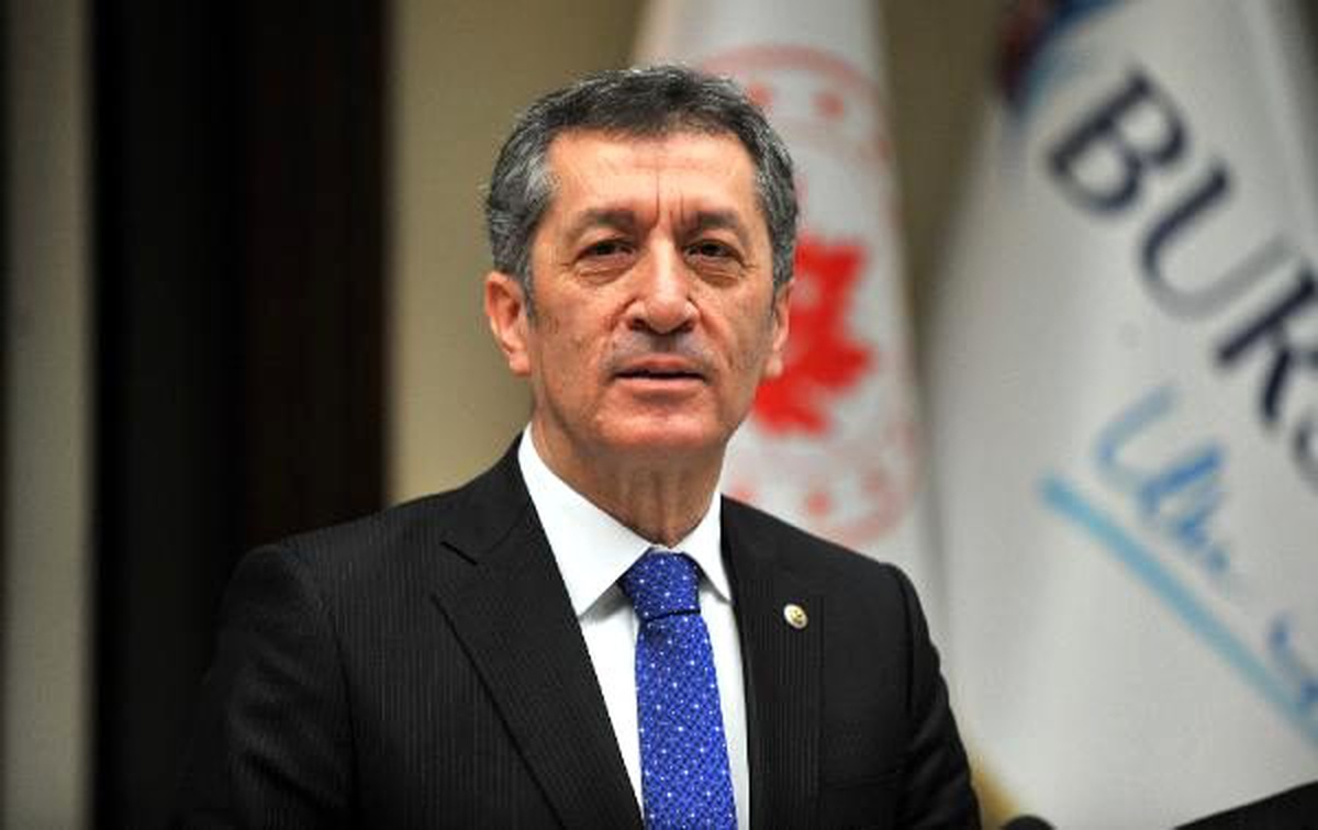 Bakan Selçuk: Gençlerimizin yeteneklerinin ortaya çıkmasını önemsiyoruz