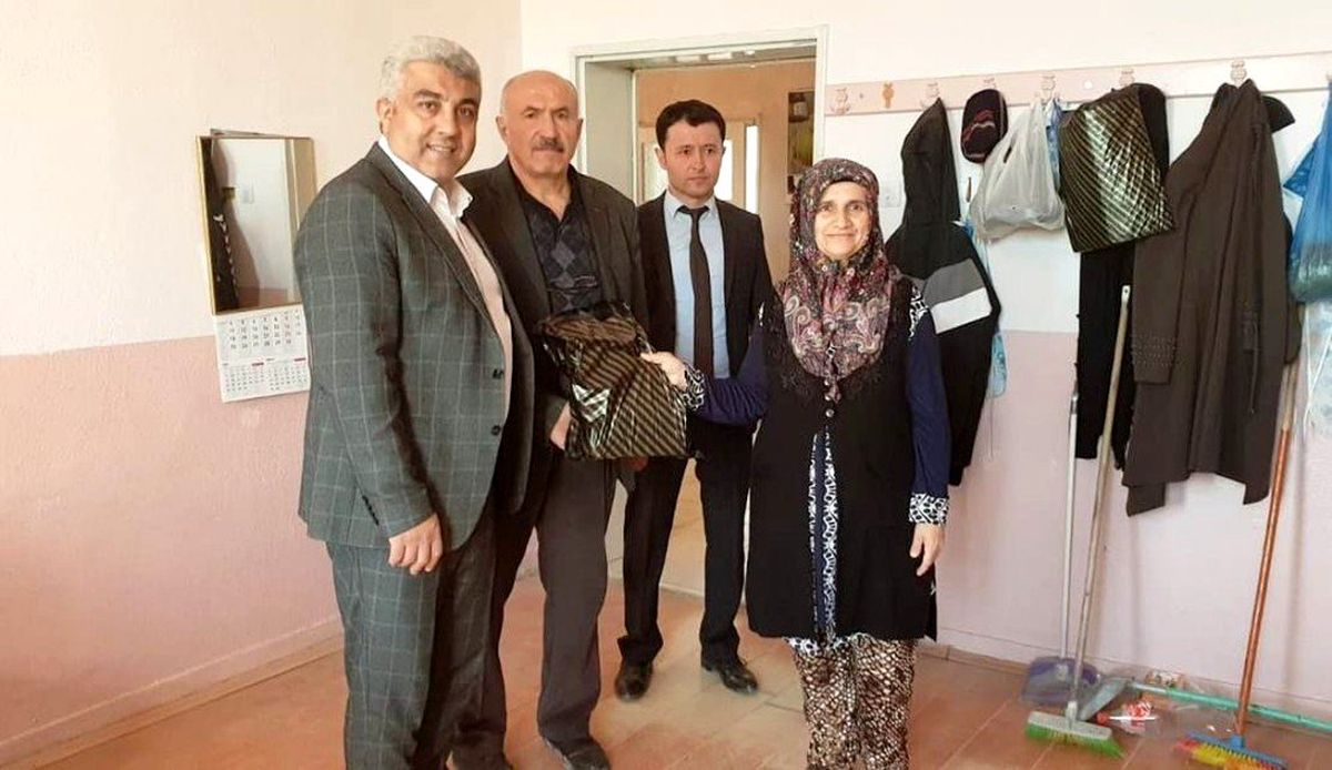 Belediye Başkanı Çalışkan\'dan özel öğrencilere hediye