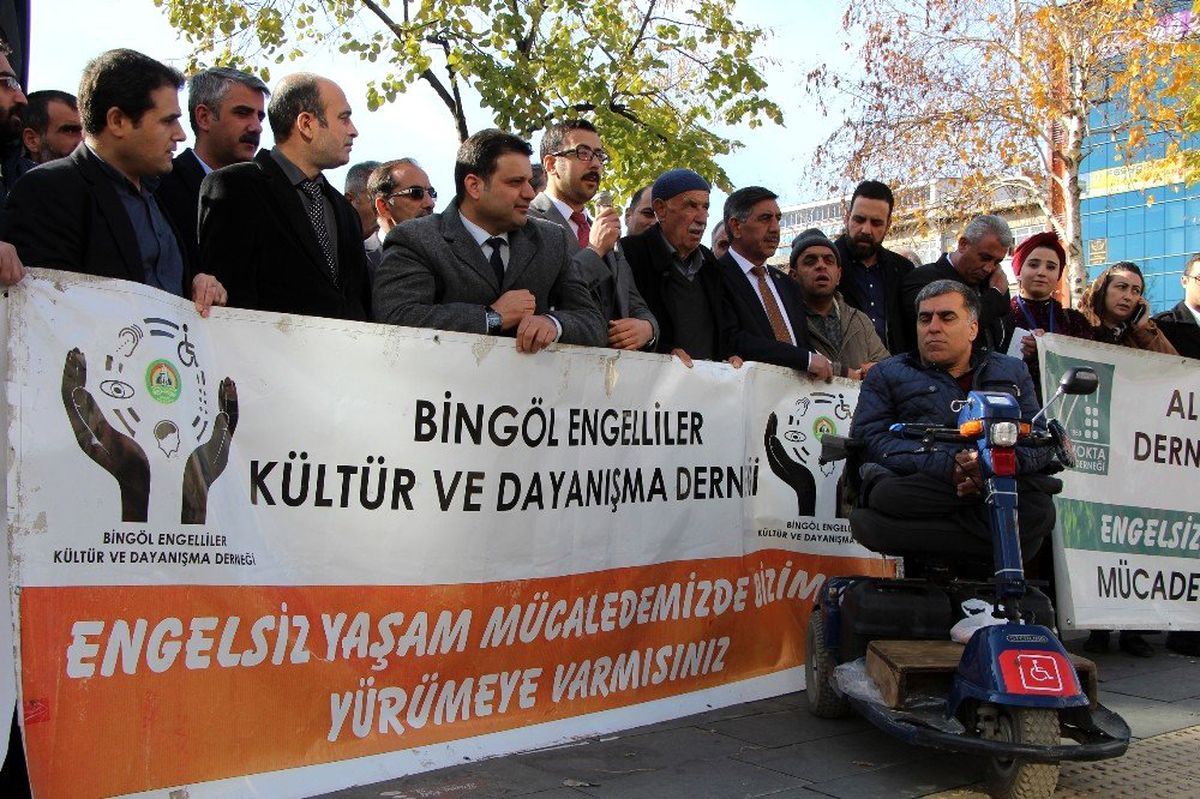 Bingöl\'deki engellilerden \'kaldırım işgaline son\' çağrısı