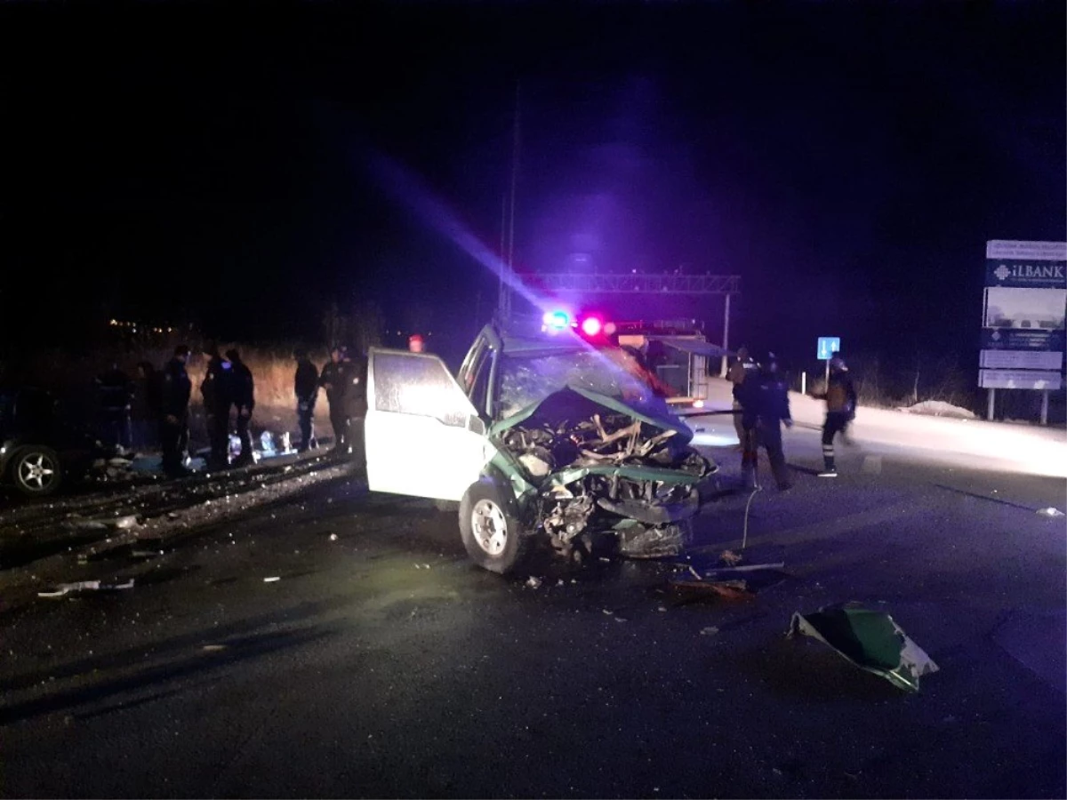 Burdur\'da trafik kazası: 1 ölü, 2 yaralı