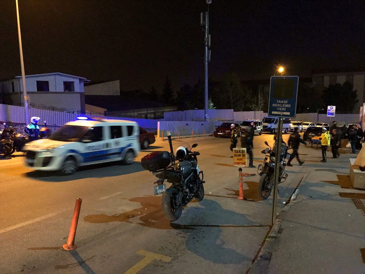 Bursa\'da kavga ihbarına giden polis memuru başından vuruldu