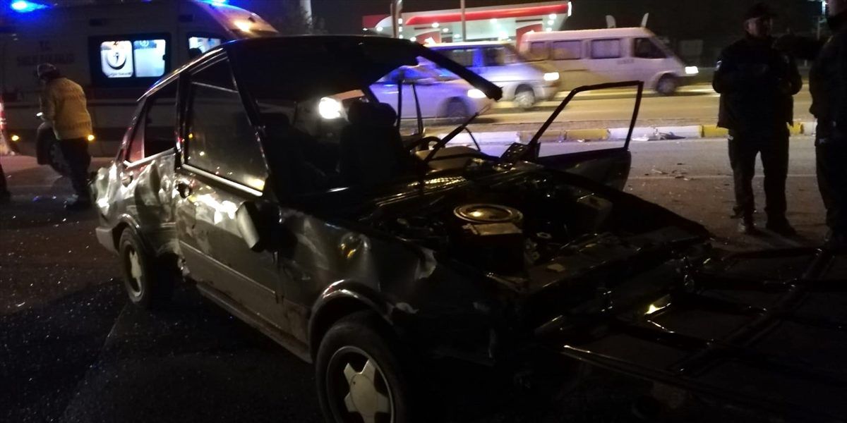 Denizli\'de trafik kazası: 3 yaralı