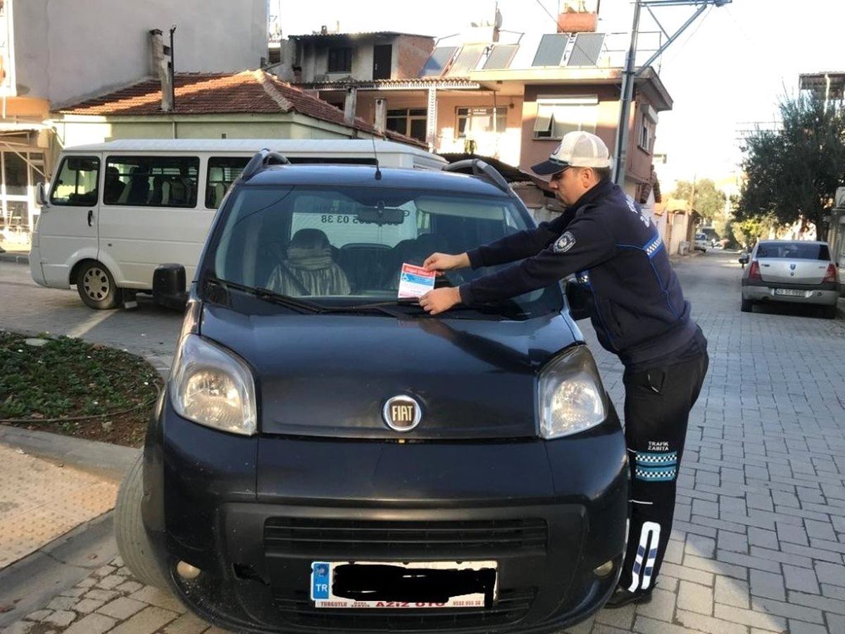 Engelli rampalarına park eden araçlara duyarlılık mesajı