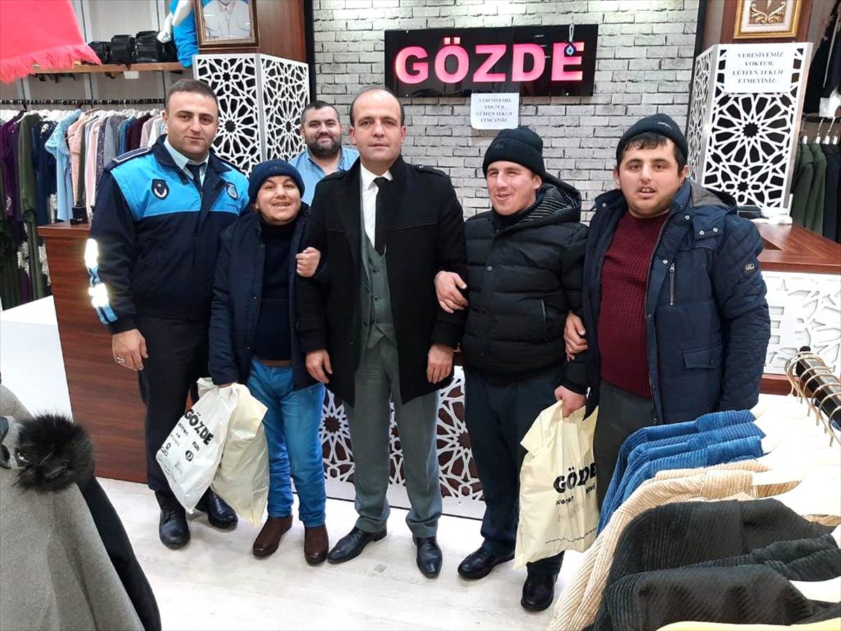 Engelli vatandaşlara içlerini ısıtan hediye