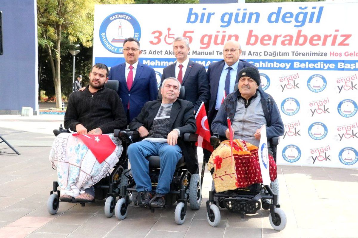 Gaziantep\'te 75 engelliye akülü ve manuel sandalye