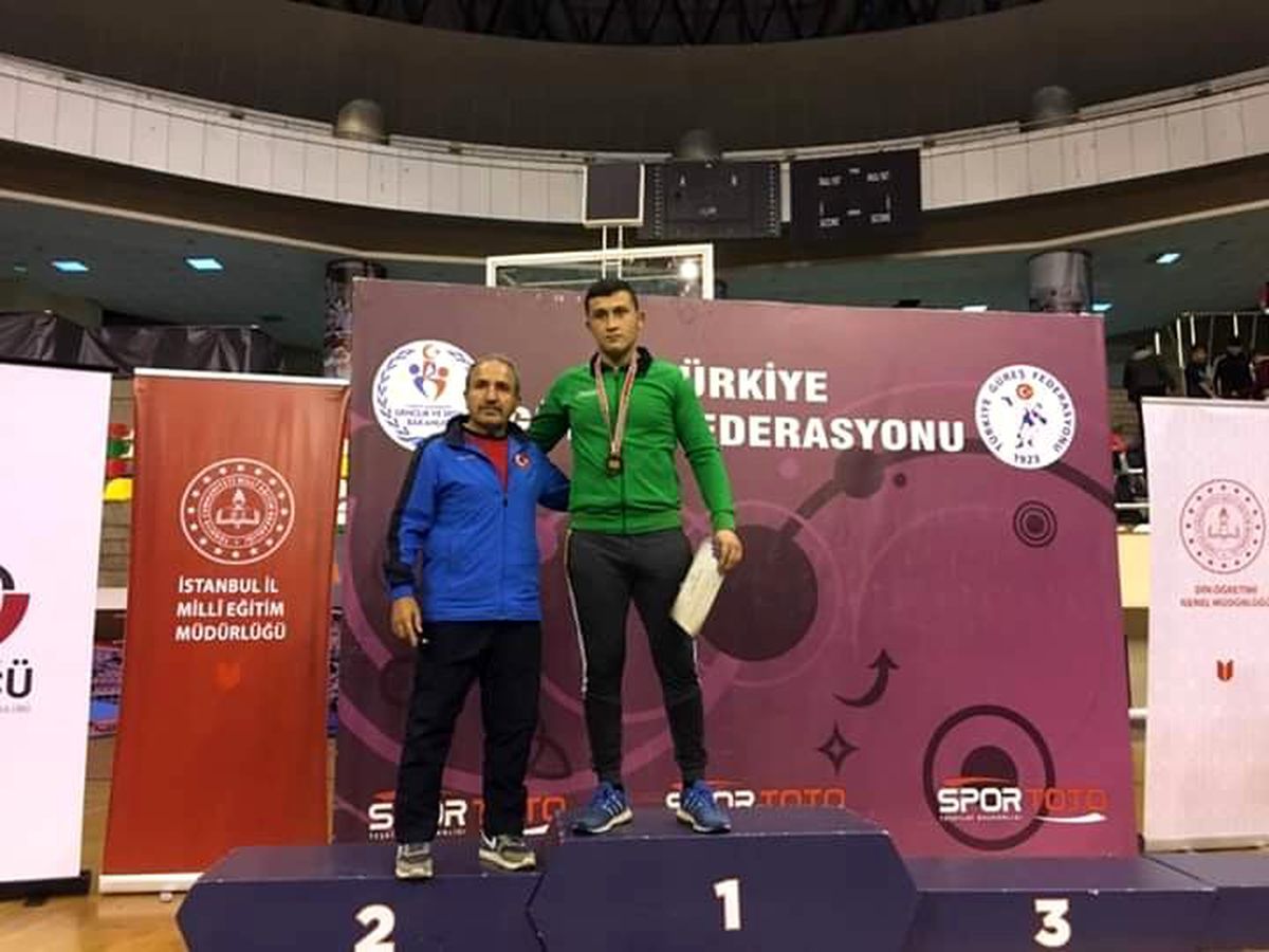 Güreşte bölge şampiyonu Akçakoca\'dan çıktı