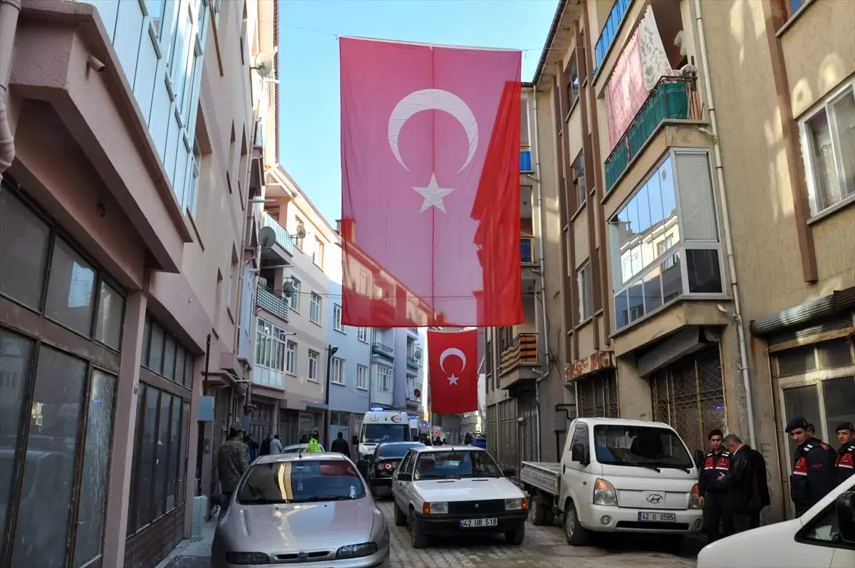 Hakkari\'de silah kazasında şehit olan asker ailesine şehadet haberi verildi