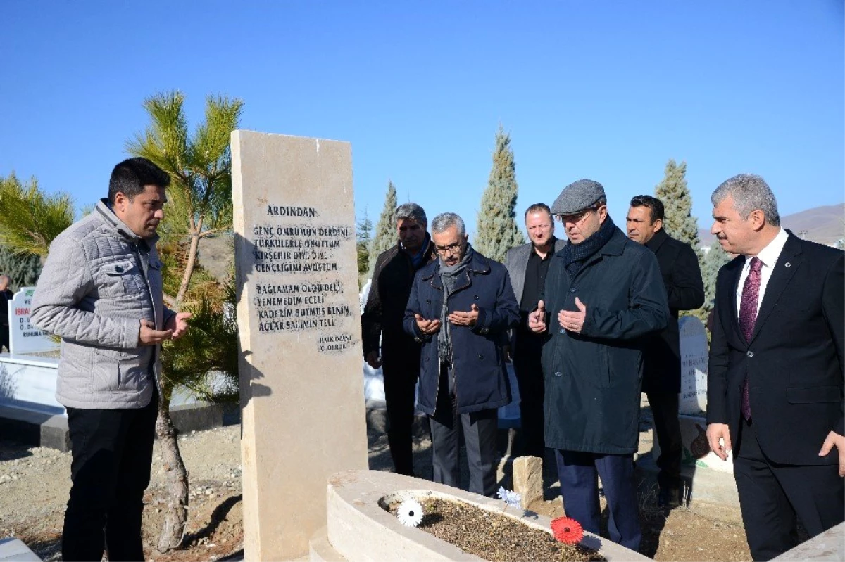 Halk Ozanı Muharrem Ertaş, 35. ölüm yıl dönümünde anılıyor