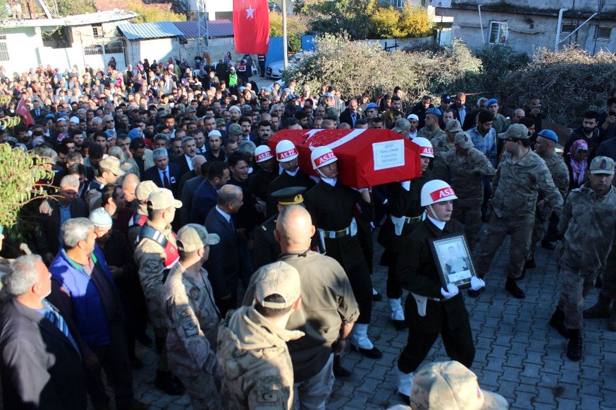 Hataylı şehit son yolculuğuna uğurlandı