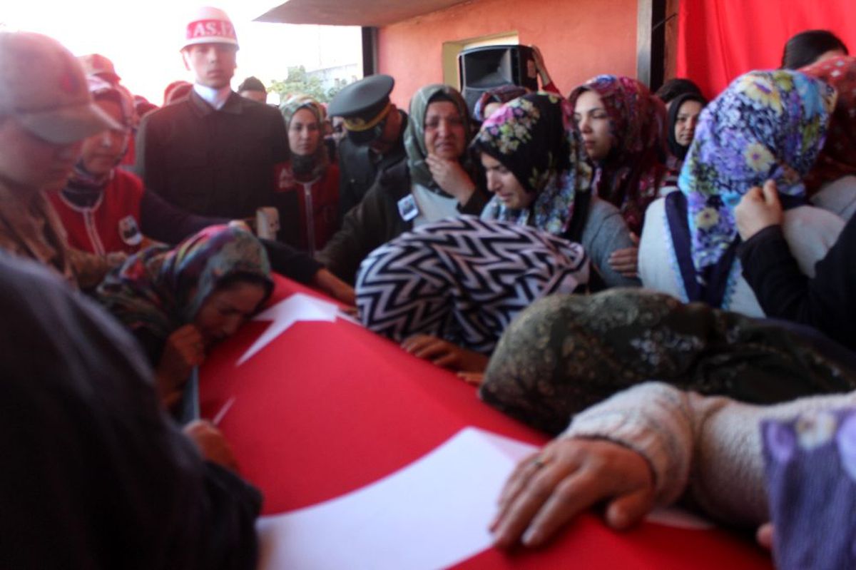 Hataylı şehit son yolculuğuna uğurlandı