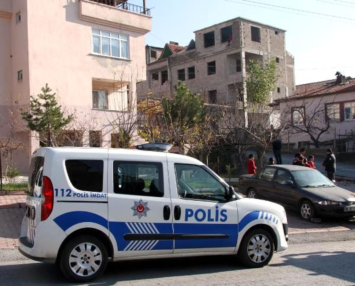 İntihara kalkışan kadını polis kurtardı