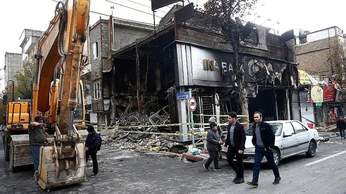 İran\'da ayaklanma planladığı iddia edilen üniversite öğrencilerine gözaltı